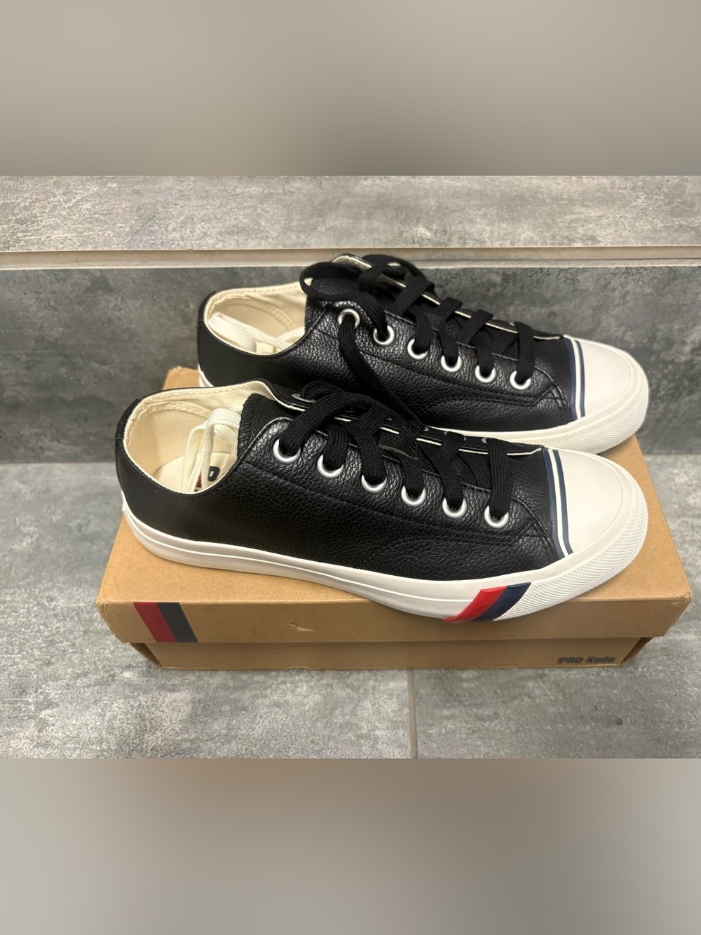 PRO-Keds Royal Lo Leather Low Top Lace-Up Men's Sneakers Black/White Sz 7
